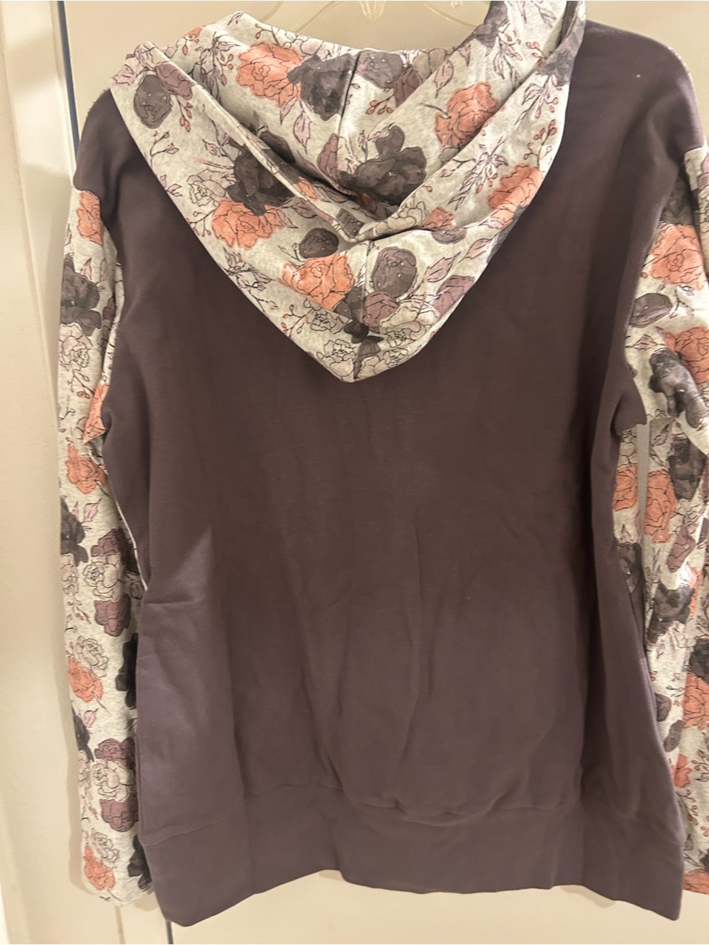 AMPERSAND AVE Floral-Sleeve Hooded Pullover - Mauve & Peach Floral